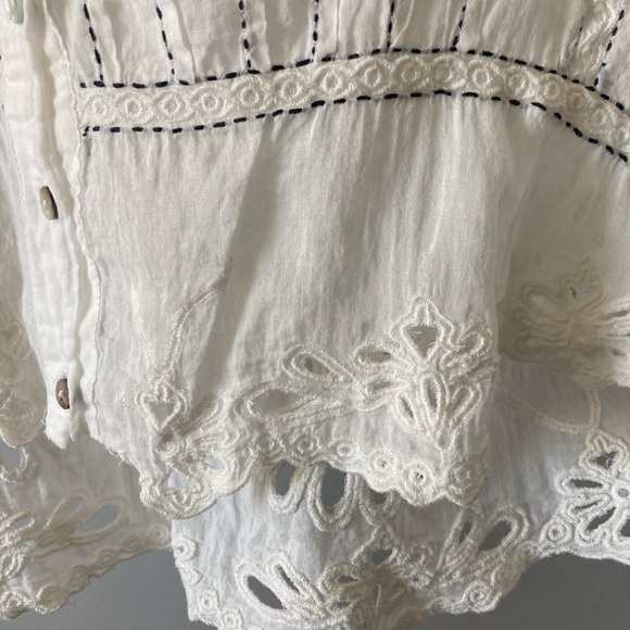 White Lace Trim Blouse - Picture 3 of 8